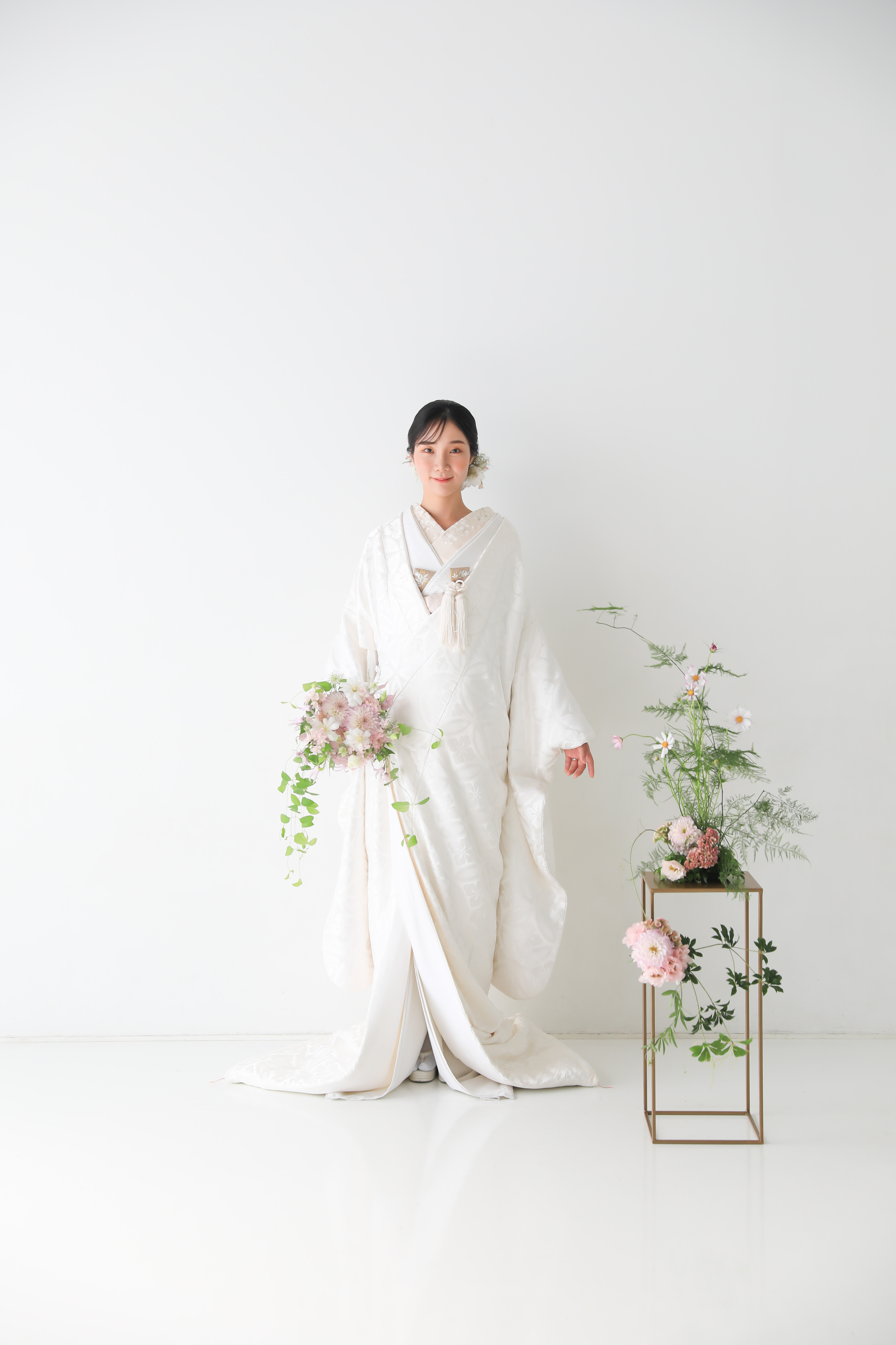 婚礼花作例 花冠とレースドレス